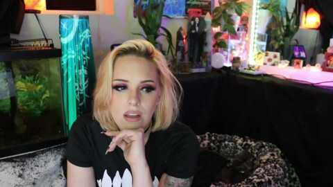 larissalarson @ myfreecams on 20231106