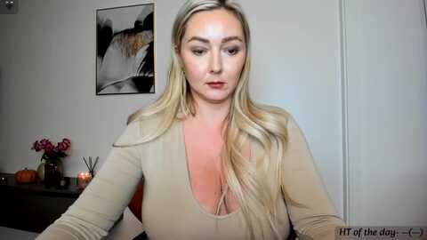 mi_ha @ myfreecams on 20231106