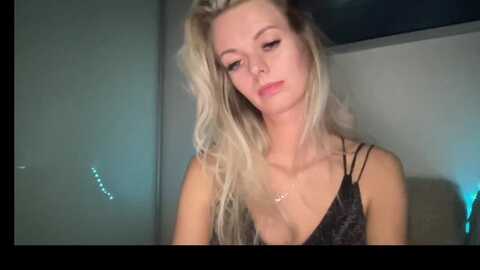 time4valerie @ myfreecams on 20231106