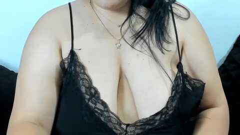 anakareni @ myfreecams on 20231107