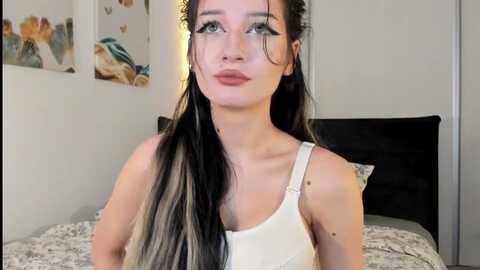 hazellgray @ myfreecams on 20231107