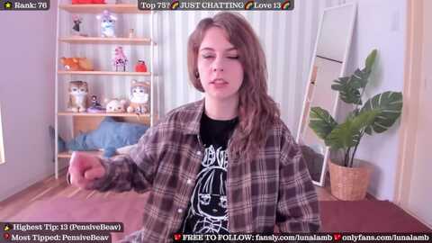 lunalamb @ myfreecams on 20231107