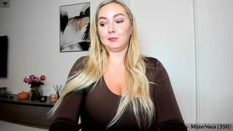 mi_ha @ myfreecams on 20231107