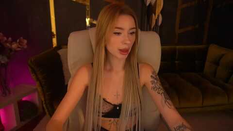 neondemonis @ myfreecams on 20231107