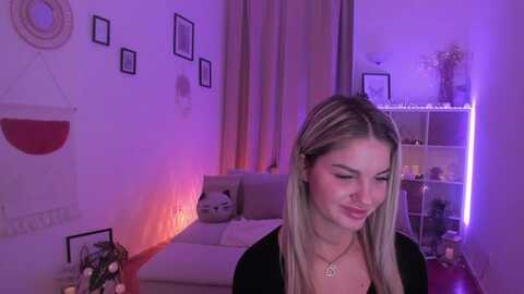 niablondie @ myfreecams on 20231107