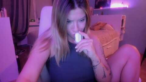 nickyblein @ myfreecams on 20231107