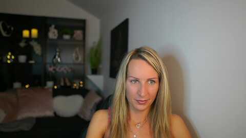 nikki__sexx__ @ myfreecams on 20231107