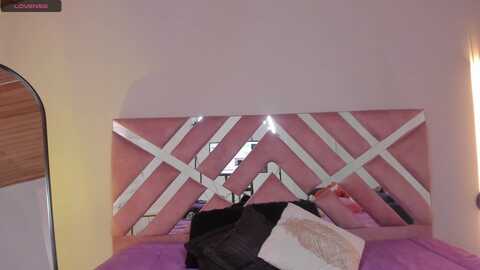 violet_03_ @ myfreecams on 20231107