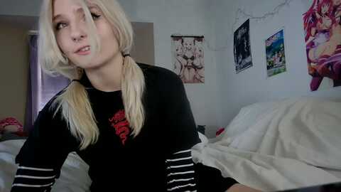 duckchan0 @ myfreecams on 20231108