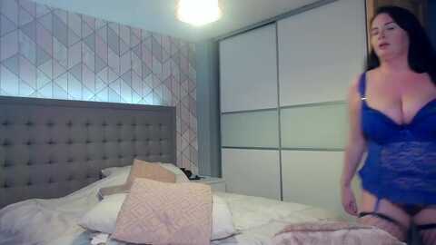 fluffygalore @ myfreecams on 20231108