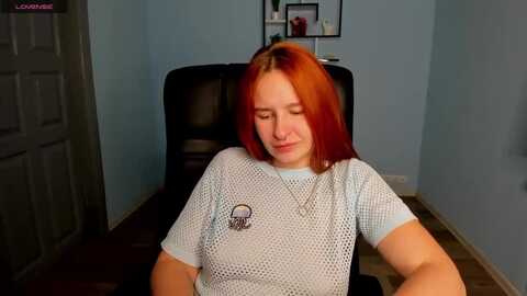 lora_moor @ myfreecams on 20231108