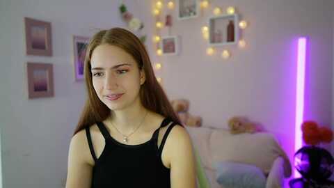 naomi_woods18 @ myfreecams on 20231108