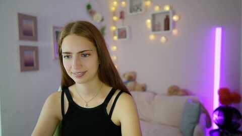 naomi_woods18 @ myfreecams on 20231108