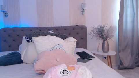 naominasssh @ myfreecams on 20231108