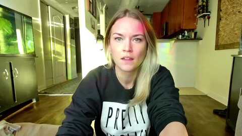 rose_kitten @ myfreecams on 20231108