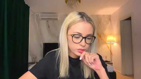 baaybee__ @ myfreecams on 20231109