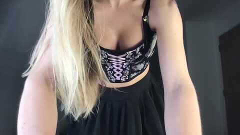 dreamy_peach @ myfreecams on 20231109