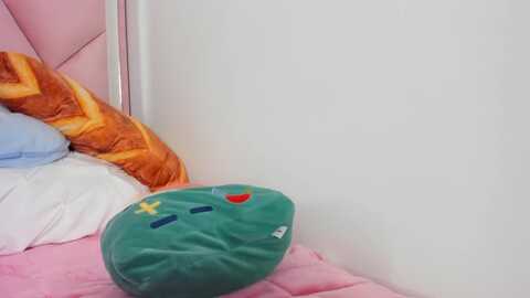 cherrycute666 @ myfreecams on 20231110