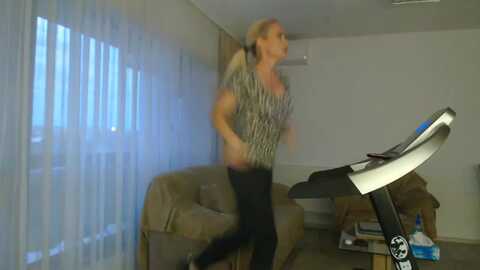 hrystina_ @ myfreecams on 20231110