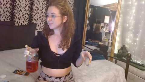 littlemisszee @ myfreecams on 20231110