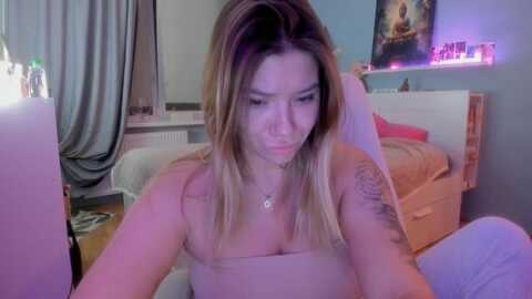 nickyblein @ myfreecams on 20231110