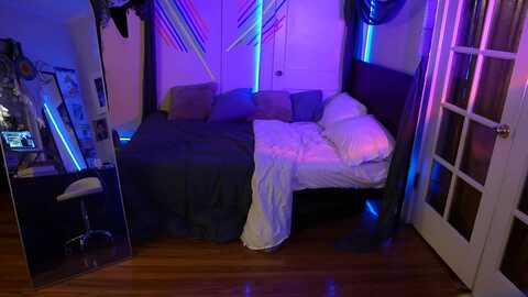 gia_hill @ myfreecams on 20231111