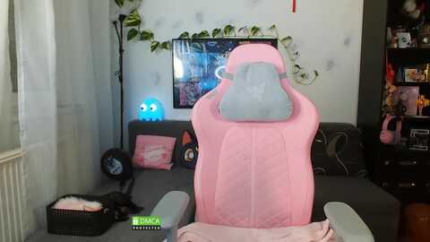 monicmoon18 @ myfreecams on 20231112