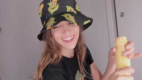 naomidee @ myfreecams on 20231112