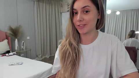 nelliecutest @ myfreecams on 20231112