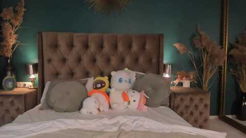 elsayoung @ myfreecams on 20231113