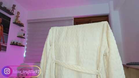 luisa_t @ myfreecams on 20231113