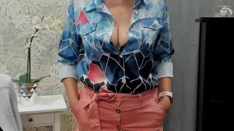 starvanessa1 @ myfreecams on 20231113