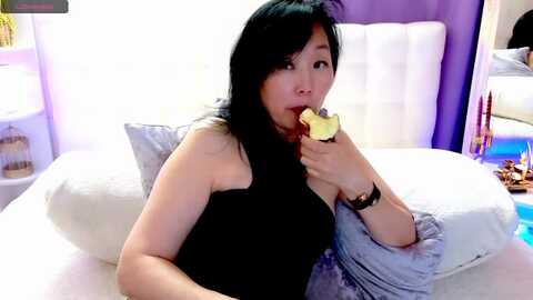 sandramia @ myfreecams on 20231114