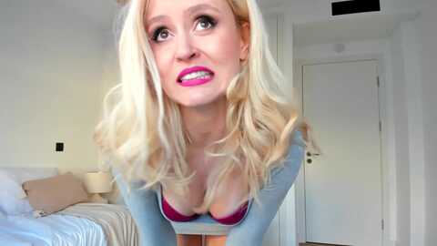 aoifeoneal @ myfreecams on 20231116