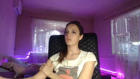 babymur @ myfreecams on 20231116