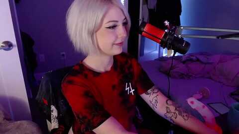 cuteholly @ myfreecams on 20231116