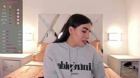 evelynowen1 @ myfreecams on 20231116