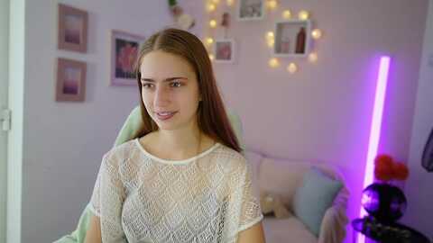 naomi_woods18 @ myfreecams on 20231116