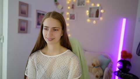 naomi_woods18 @ myfreecams on 20231116