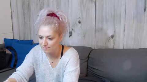 sassykate @ myfreecams on 20231116