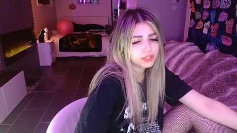 serafina @ myfreecams on 20231116