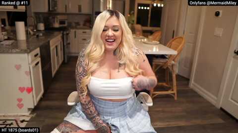 mermaidmiley @ myfreecams on 20231117