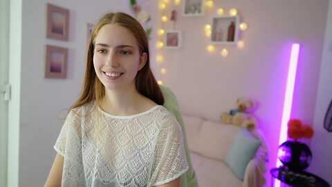 naomi_woods18 @ myfreecams on 20231117