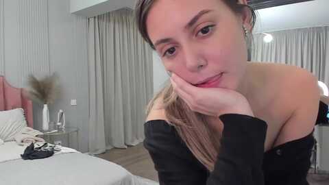 nelliecutest @ myfreecams on 20231117