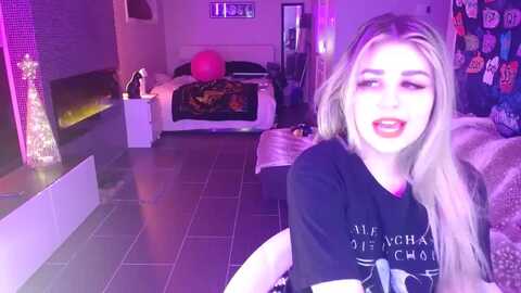 serafina @ myfreecams on 20231117