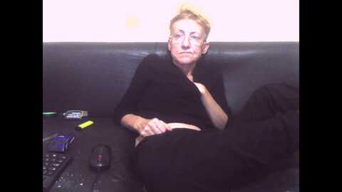 sexygeny @ myfreecams on 20231117