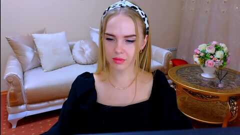 honey_lucky @ myfreecams on 20231118