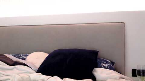 juicyylips @ myfreecams on 20231118