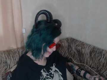kliomoon @ myfreecams on 20231118