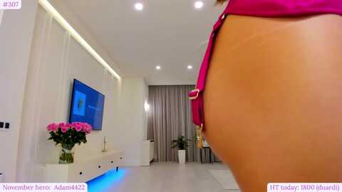 kri_luna @ myfreecams on 20231118